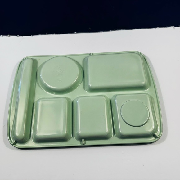 Vintage ADCRAFT  Melamine School Cafeteria Lunch Trays Set Of 2 Mint Green - Picture 4 of 6